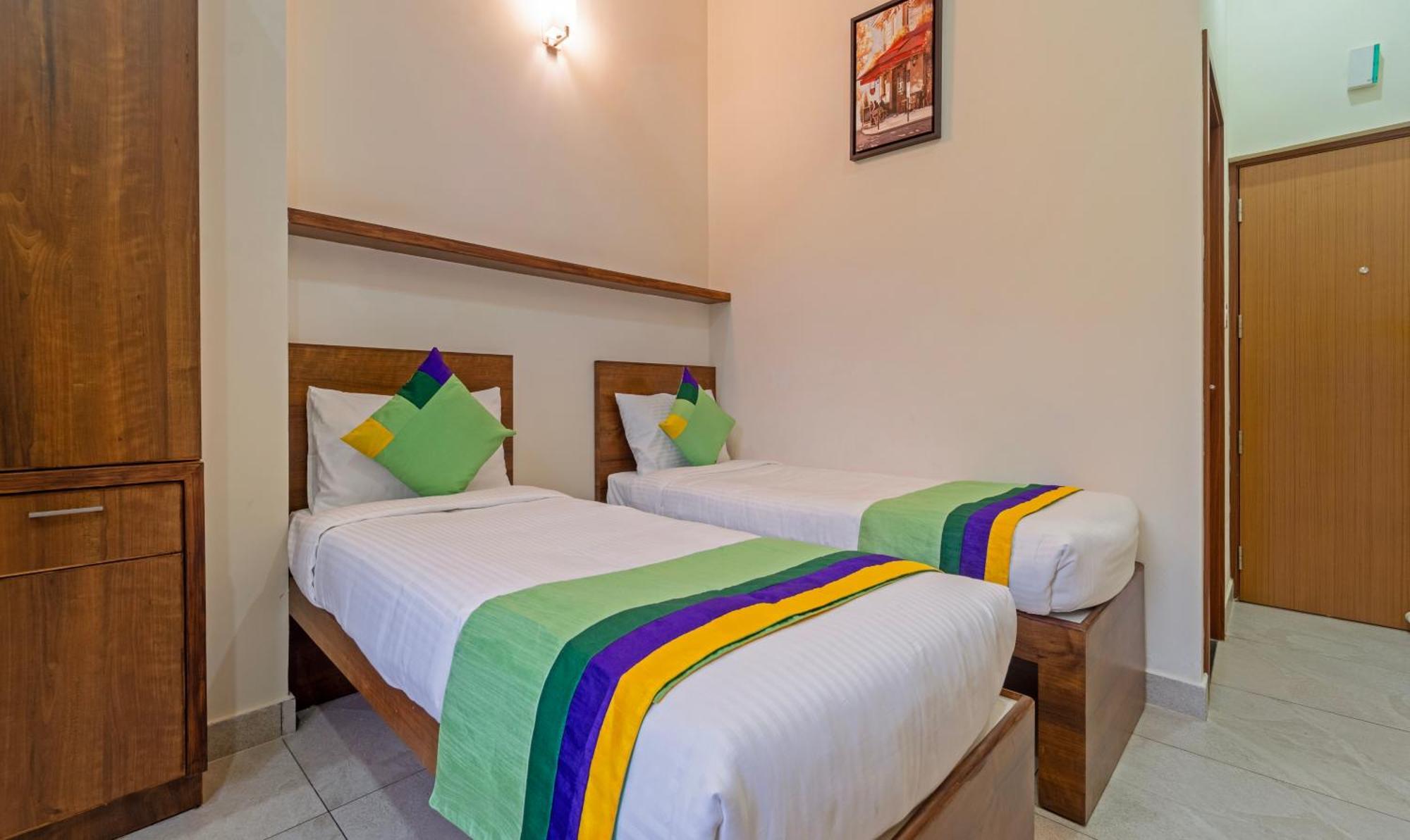Itsy Hotels Avani Stays, Vyttila, Kochi Exterior photo