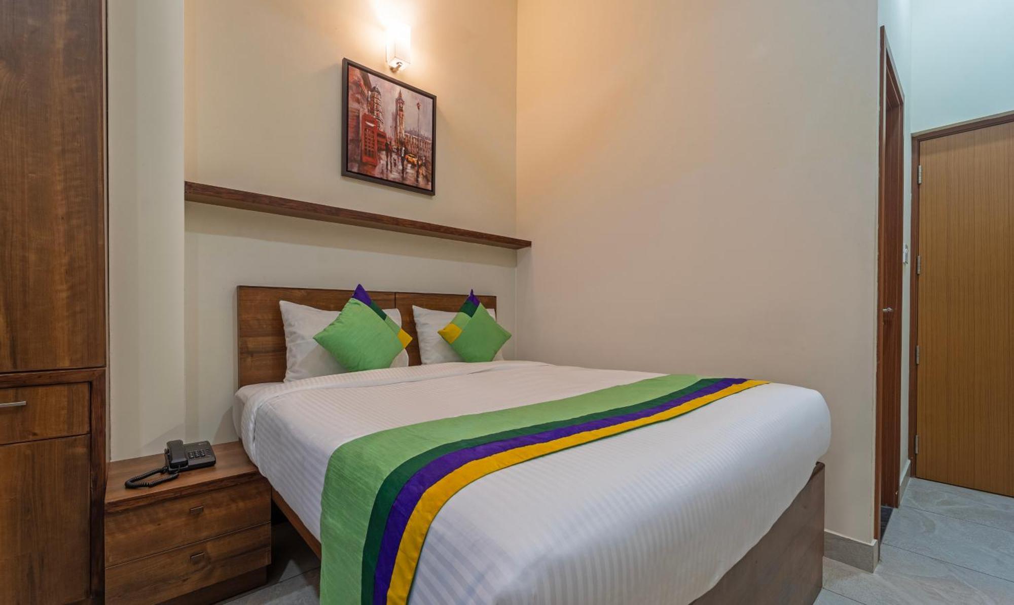 Itsy Hotels Avani Stays, Vyttila, Kochi Exterior photo