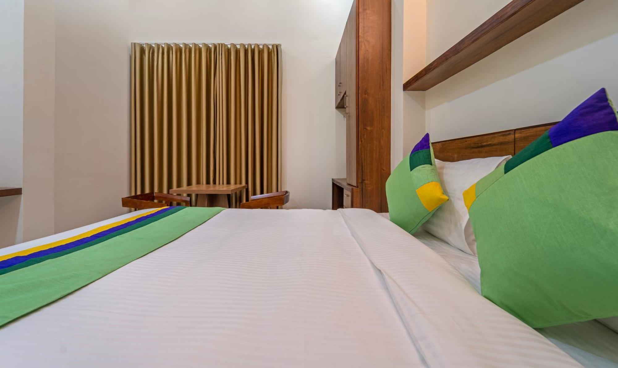 Itsy Hotels Avani Stays, Vyttila, Kochi Exterior photo