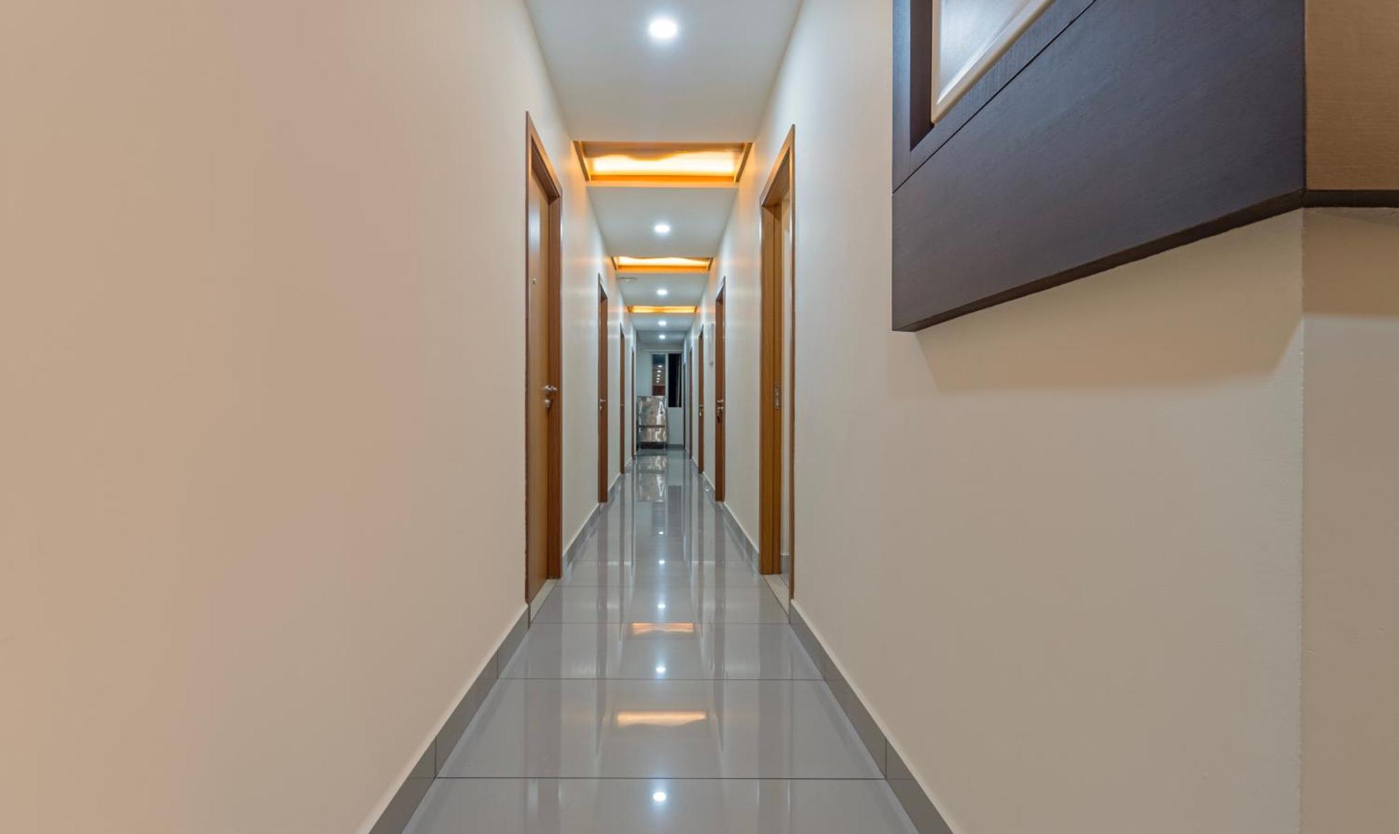Itsy Hotels Avani Stays, Vyttila, Kochi Exterior photo